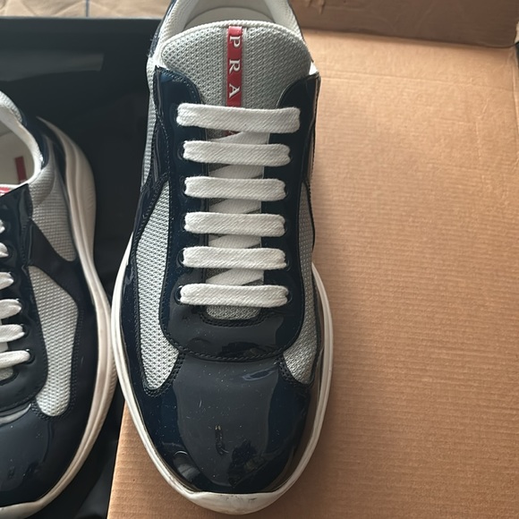 Hello I’m selling my Prada sneakers blue and white size 11.5 - Picture 3 of 3